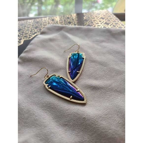 Kendra Scott VVGUC Black Iridescent Skylar Earrings in Gold - Picture 4 of 4